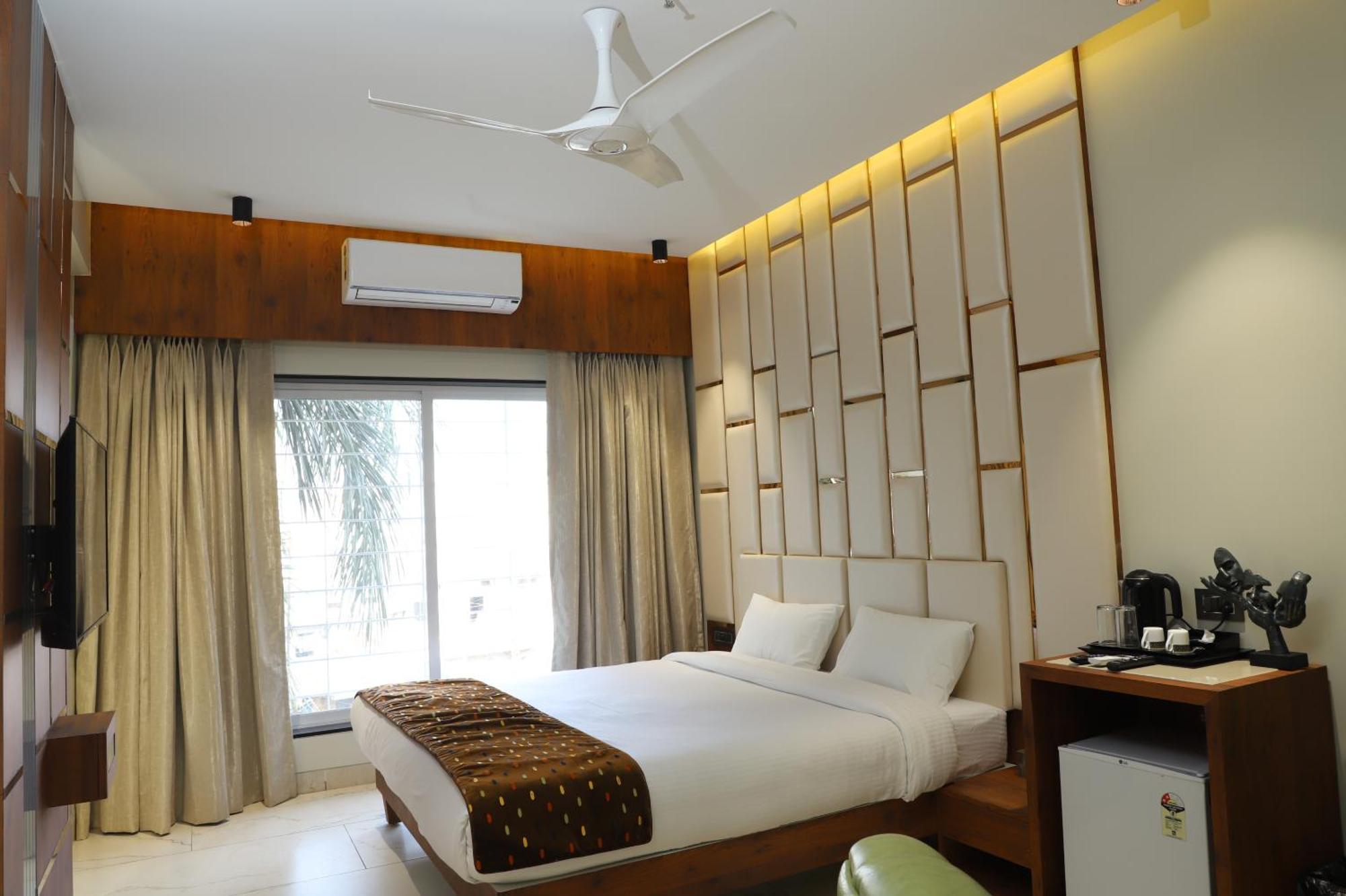 Hotel Florence Nanded Exterior photo